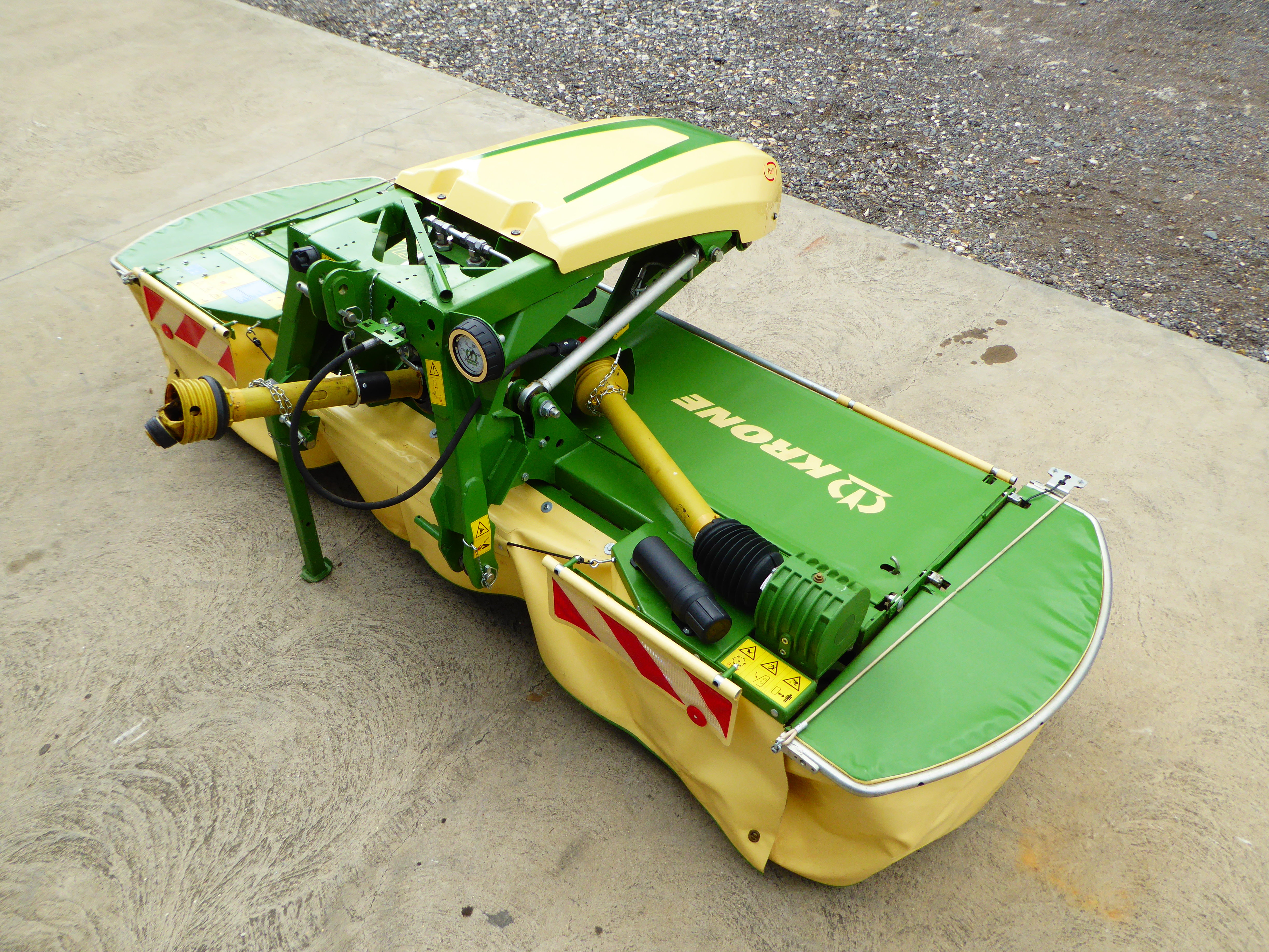 F320v.JPG
